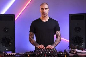 制作DJ教程 – Aulart My DJ Techniques and Vision of Techno with Chris Liebing TUTORiAL-DECiBEL